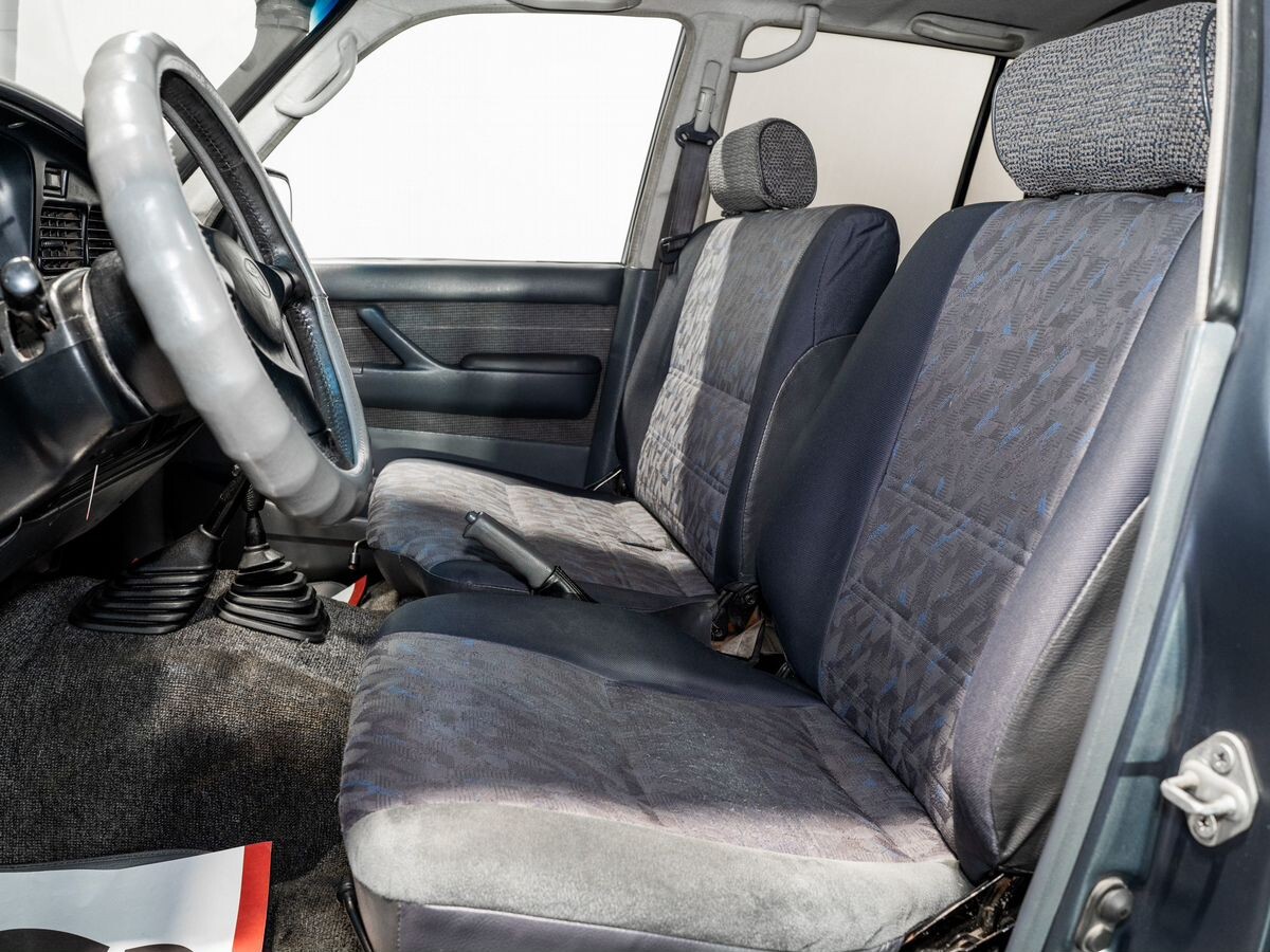Toyota Land Cruiser 1993 - фото автомобиля