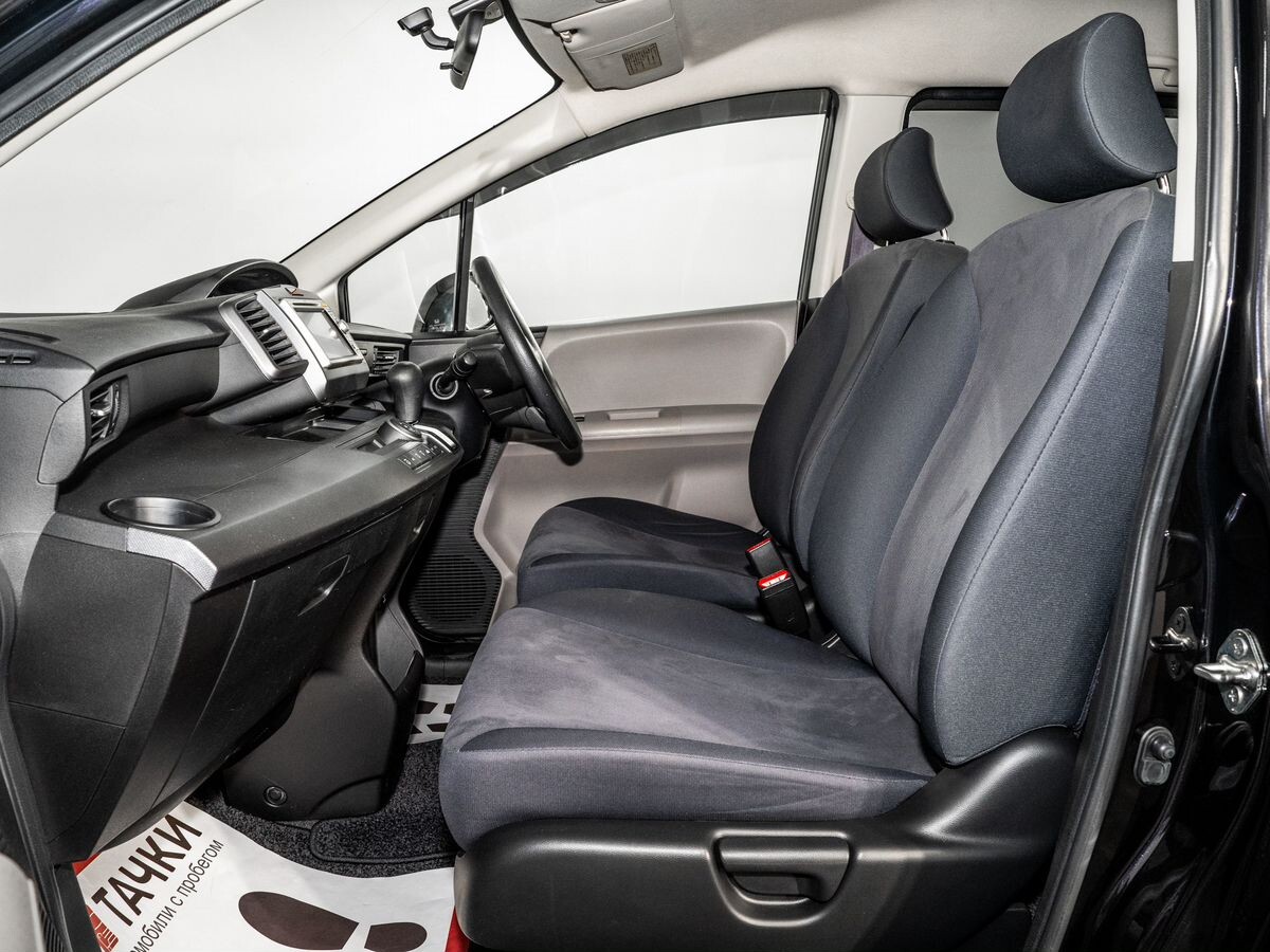 Honda Freed 2010 - фото автомобиля