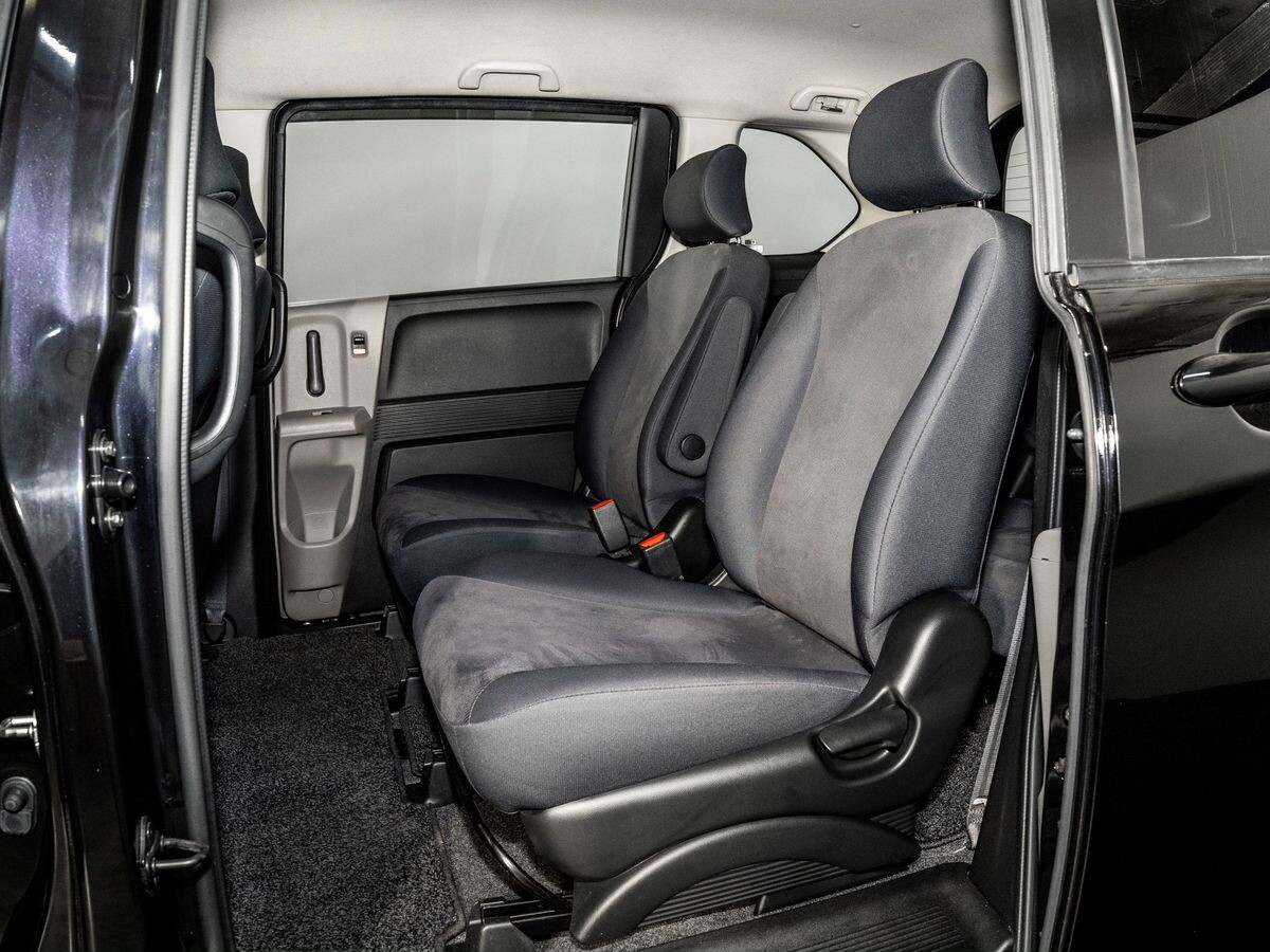 Honda Freed 2010 - фото автомобиля