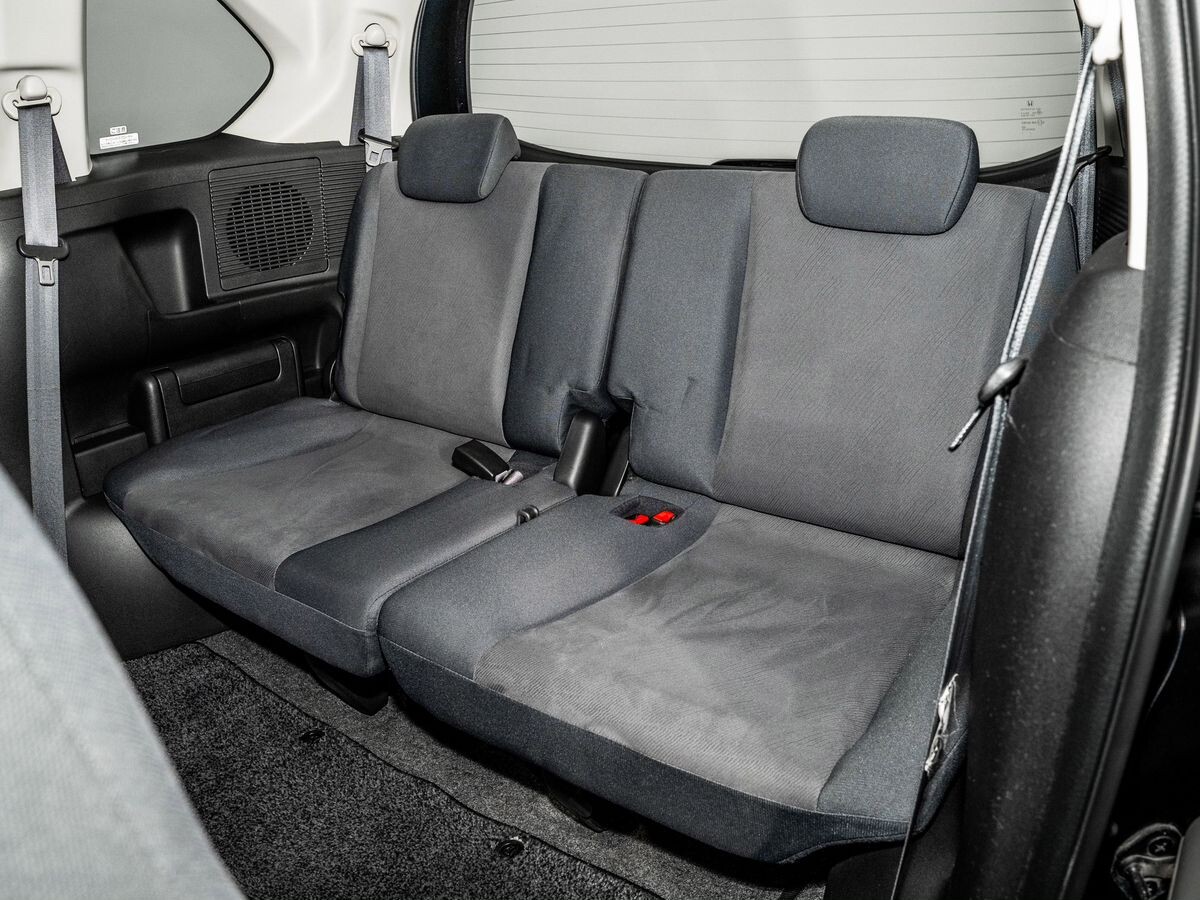 Honda Freed 2010 - фото автомобиля