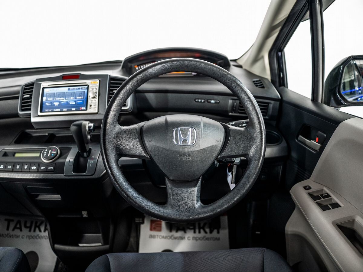 Honda Freed 2010 - фото автомобиля