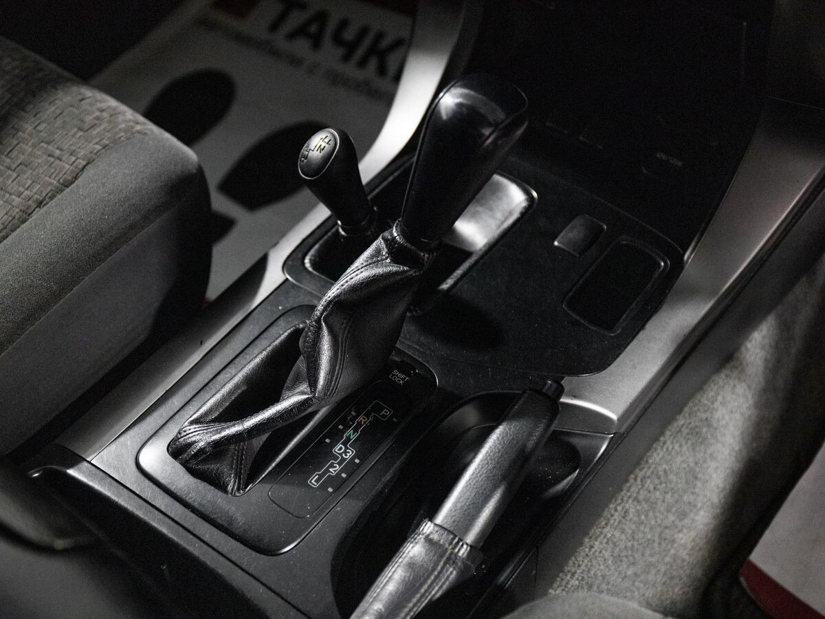 Toyota Land Cruiser Prado 2002 - фото автомобиля