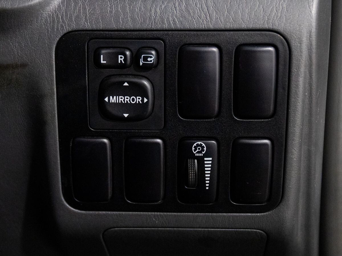 Toyota Land Cruiser Prado 2002 - фото автомобиля