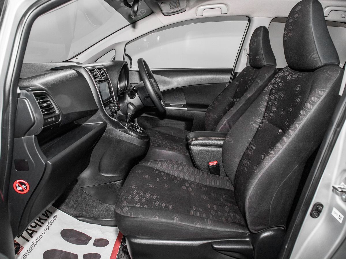 Toyota Ractis 2016 - фото автомобиля