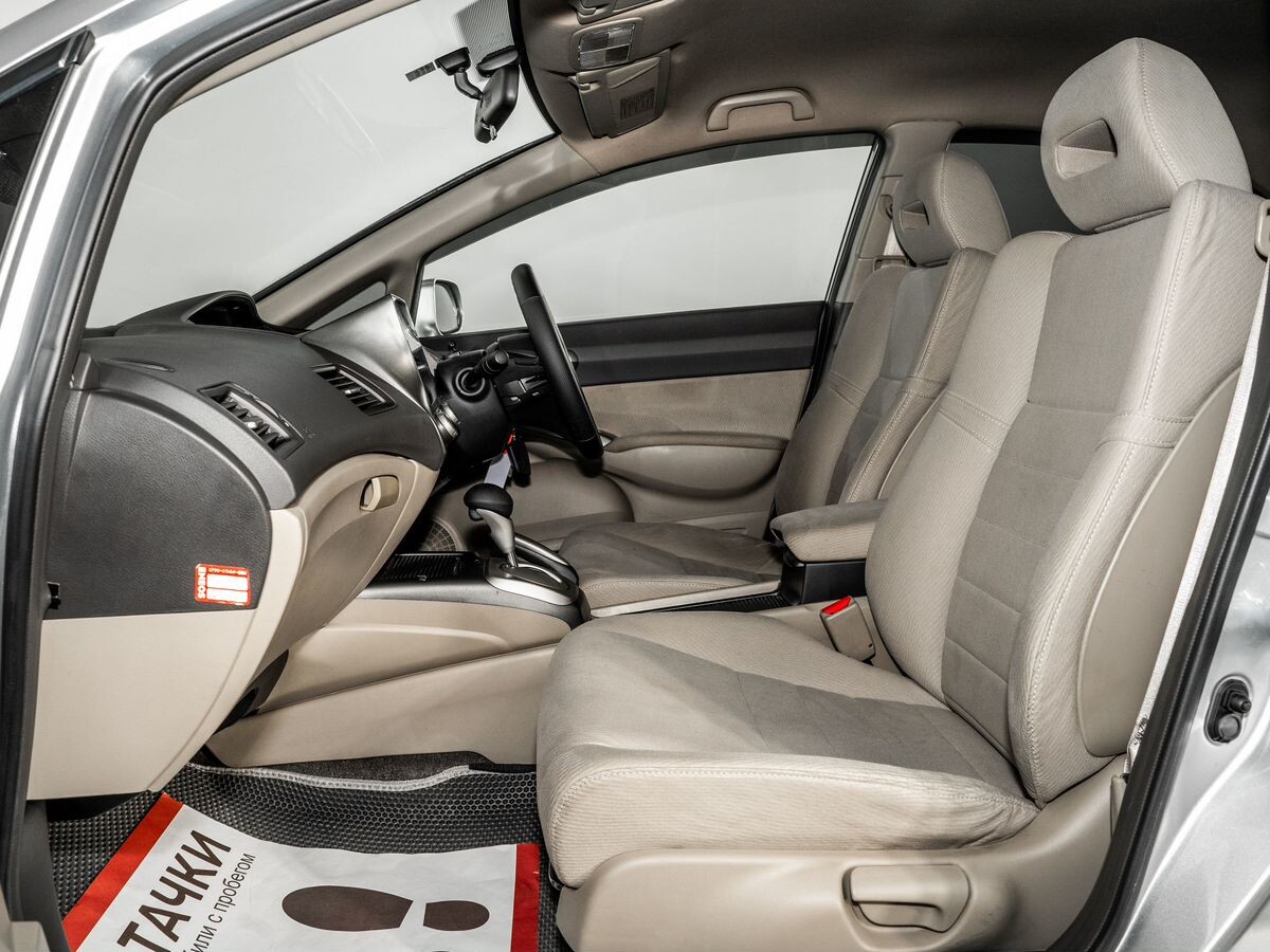 Honda Civic 2009 - фото автомобиля
