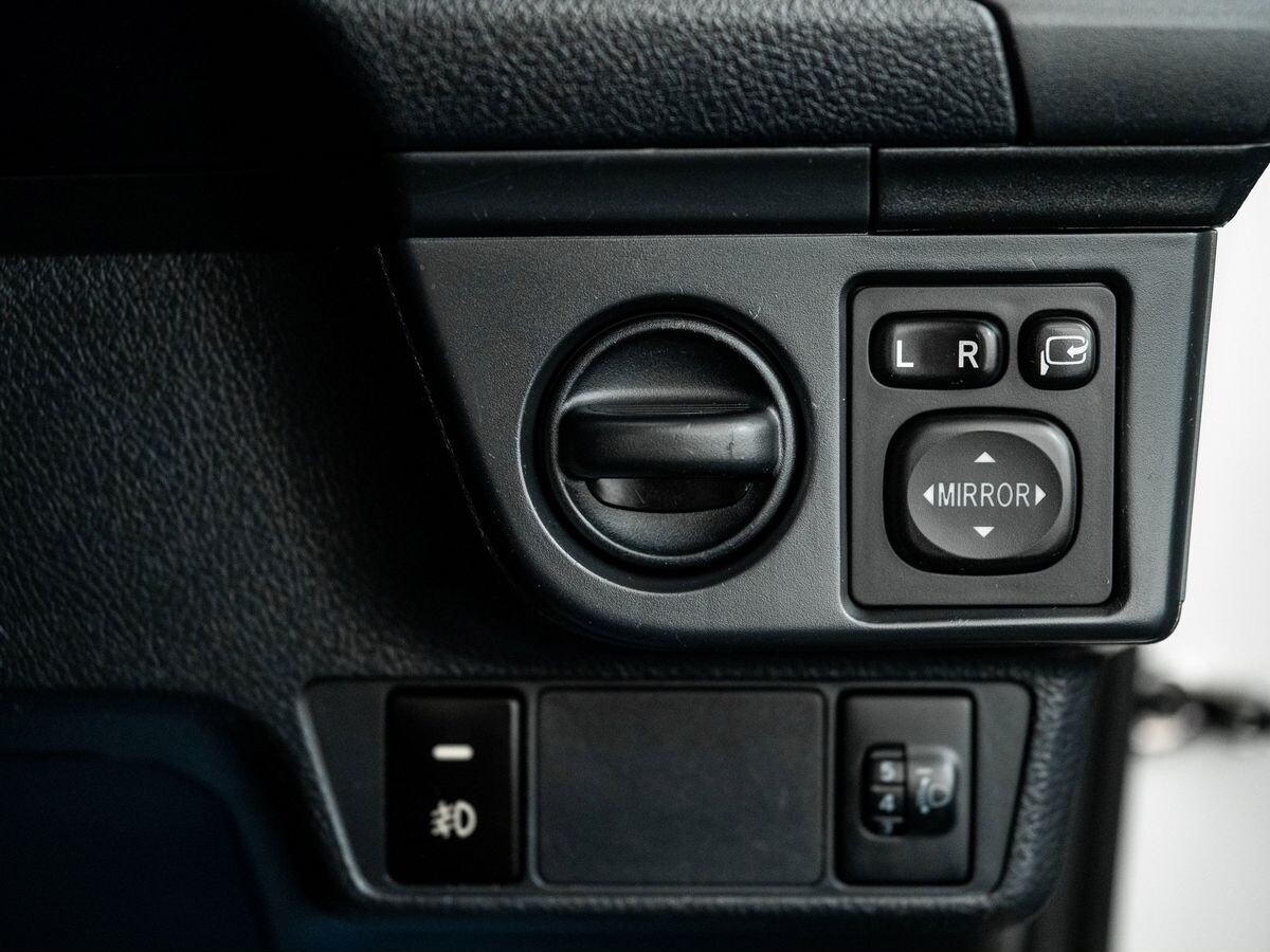 Toyota Corolla 2015 - фото автомобиля