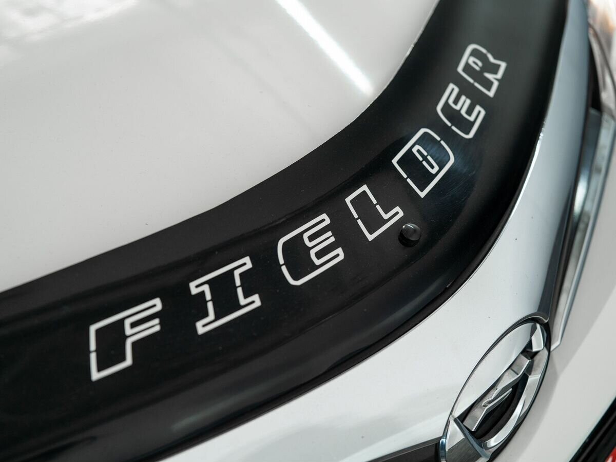 Toyota Corolla 2015 - фото автомобиля