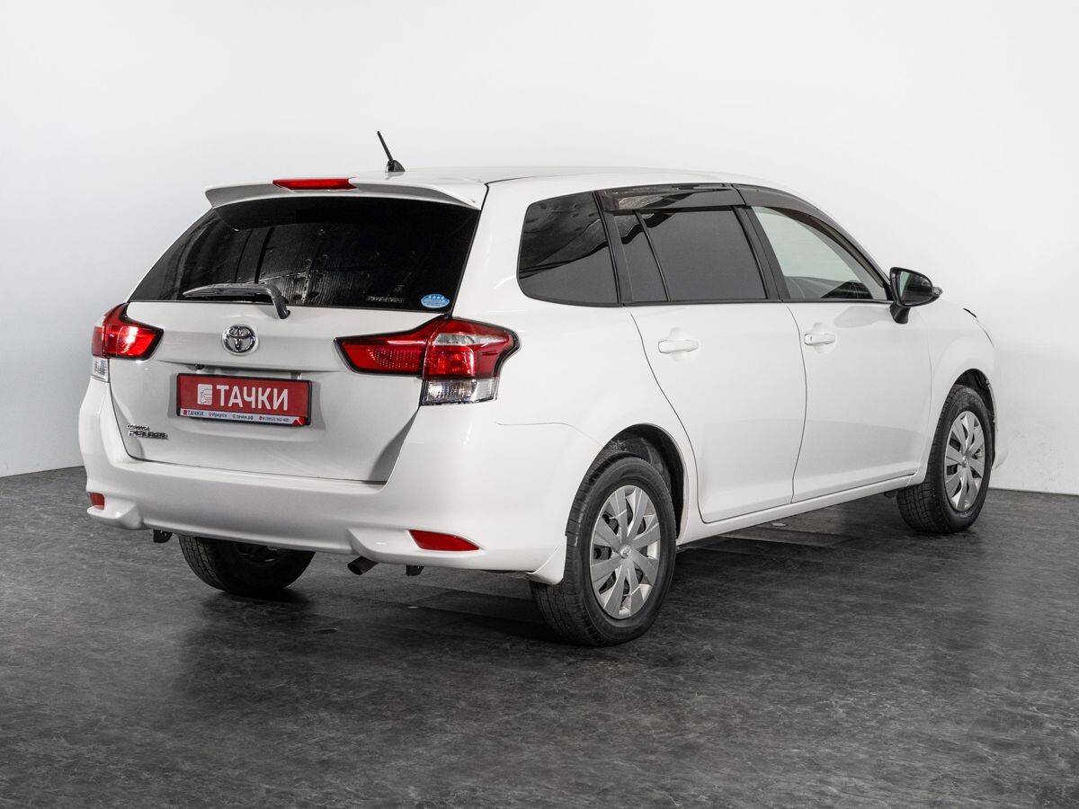 Toyota Corolla 2015 - фото автомобиля