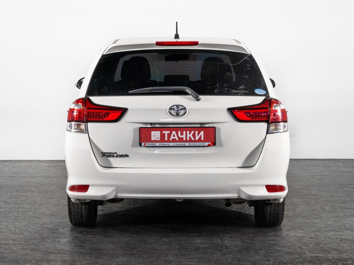 Toyota Corolla 2015 - фото автомобиля