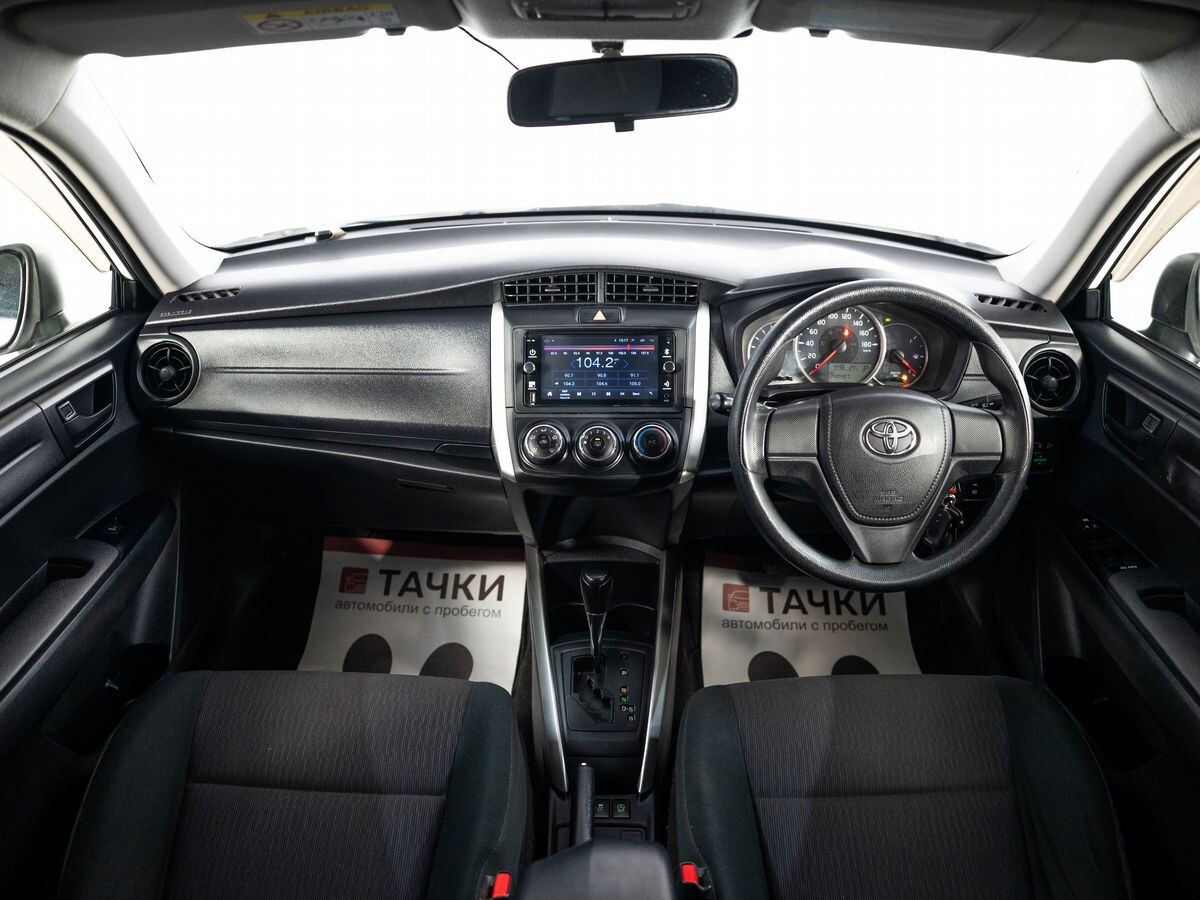 Toyota Corolla 2015 - фото автомобиля