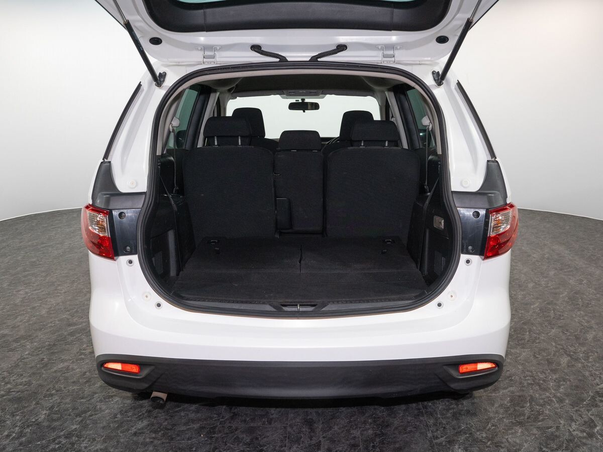 Mazda Premacy 2011 - фото автомобиля