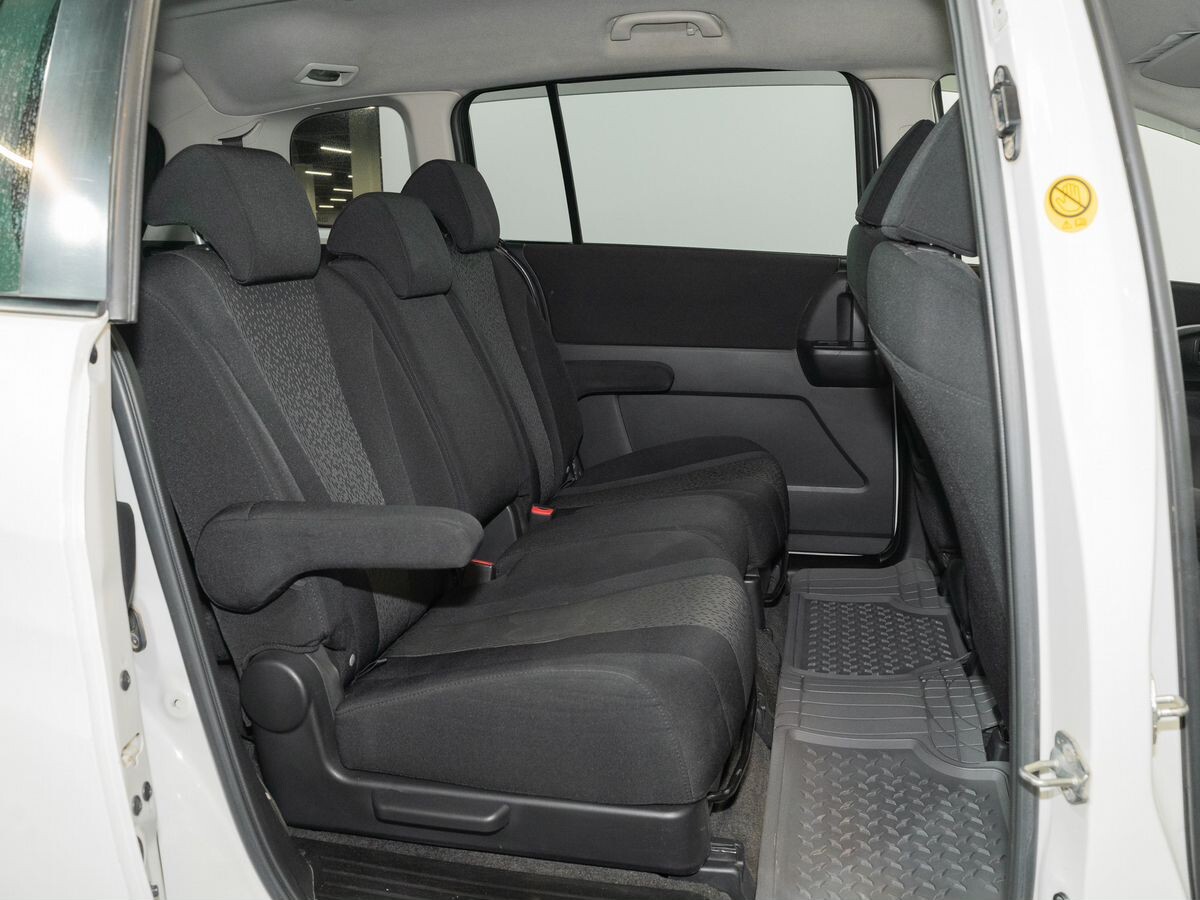 Mazda Premacy 2011 - фото автомобиля