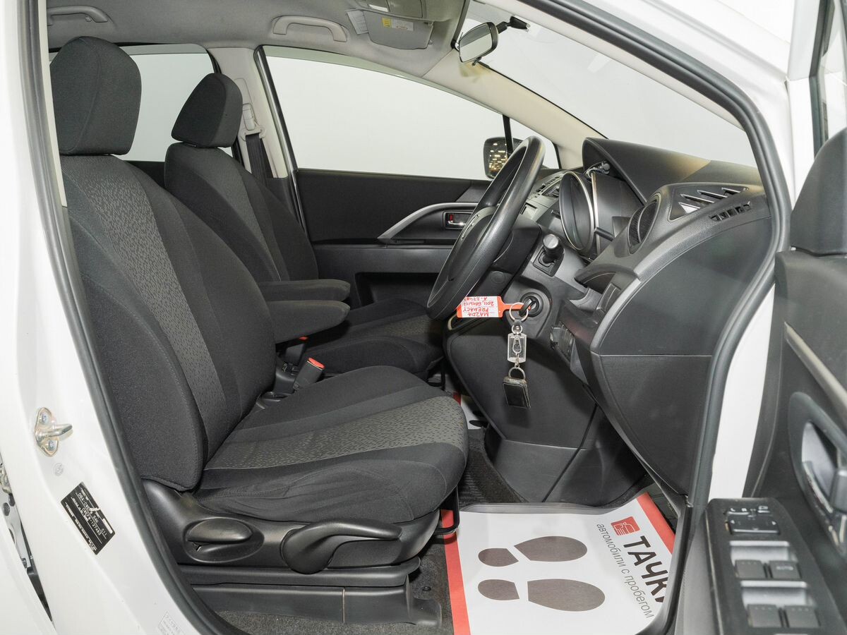 Mazda Premacy 2011 - фото автомобиля