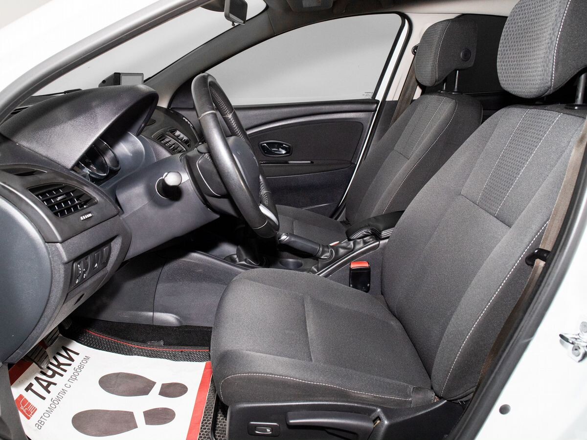 Renault Fluence 2012 - фото автомобиля