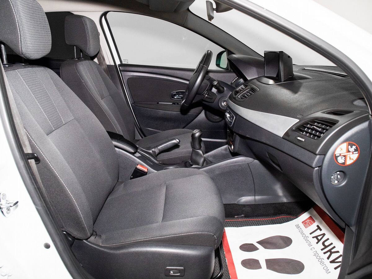 Renault Fluence 2012 - фото автомобиля