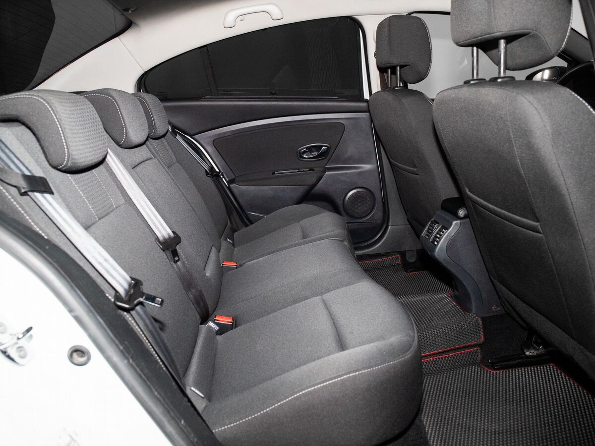 Renault Fluence 2012 - фото автомобиля