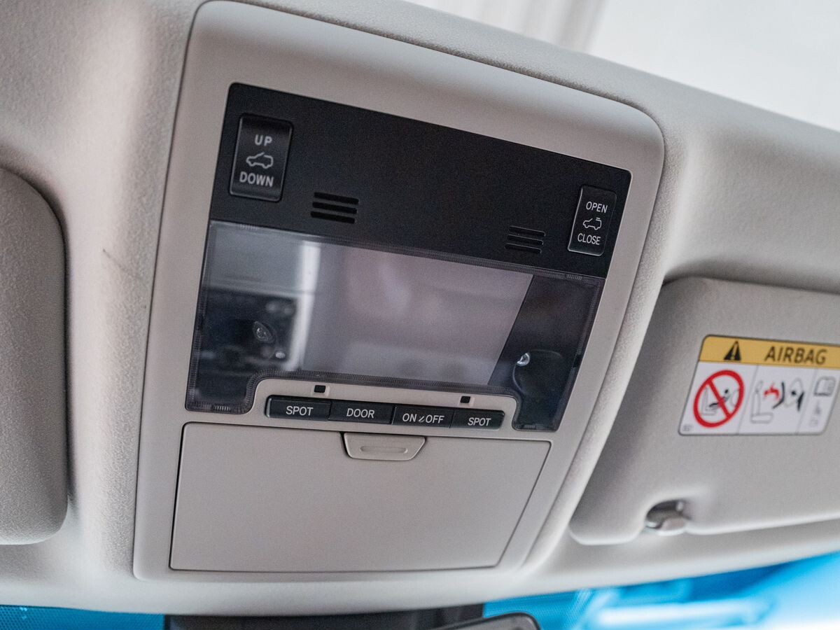 Toyota Land Cruiser 2016 - фото автомобиля