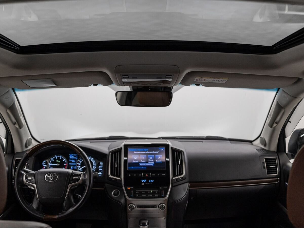 Toyota Land Cruiser 2016 - фото автомобиля