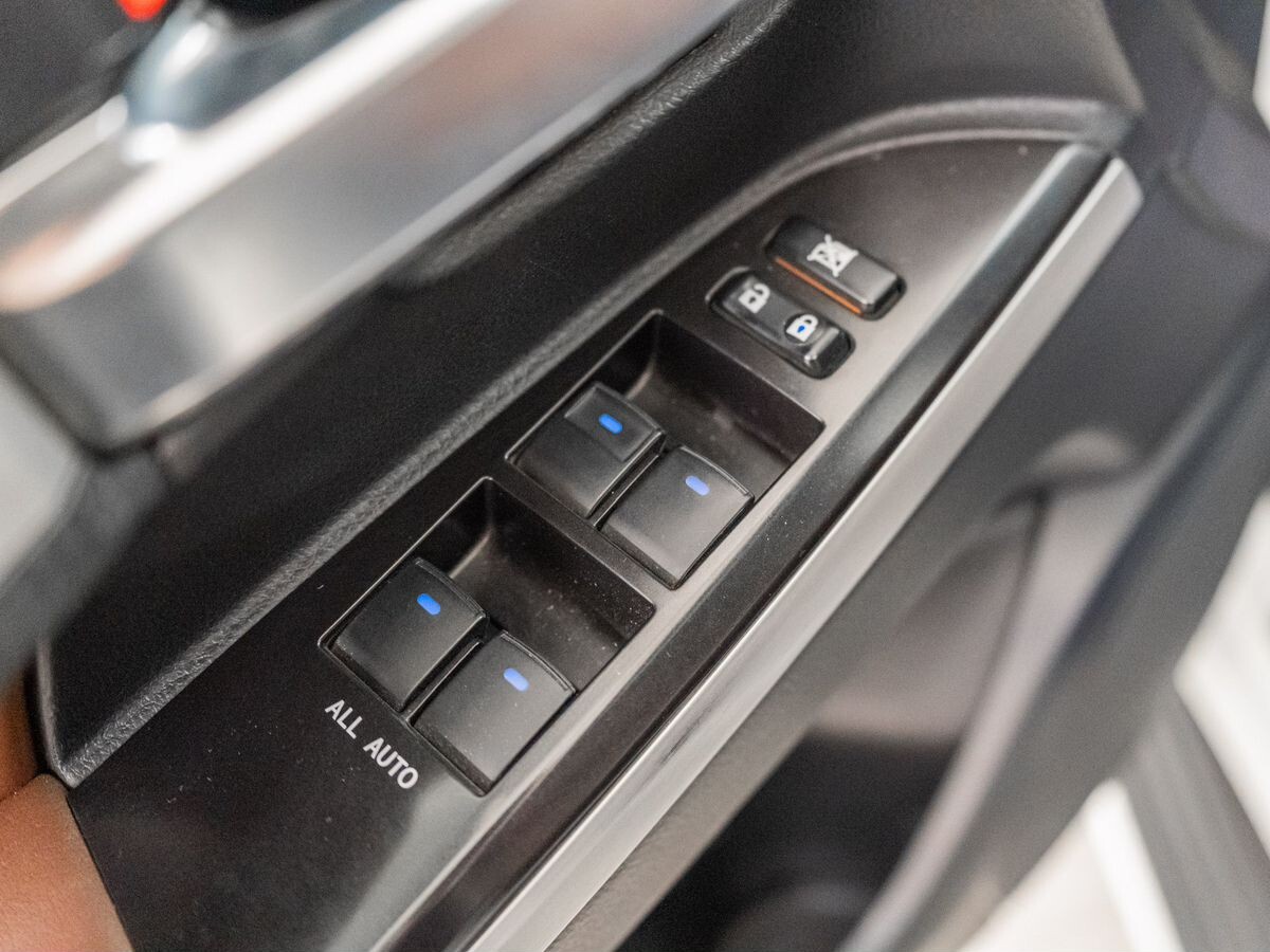 Toyota Land Cruiser 2016 - фото автомобиля