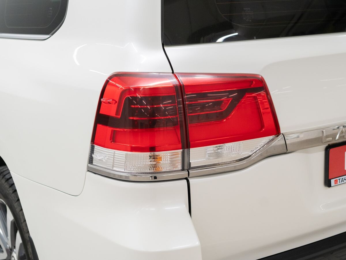 Toyota Land Cruiser 2016 - фото автомобиля