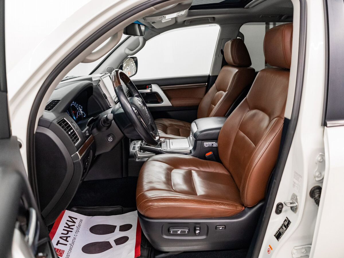 Toyota Land Cruiser 2016 - фото автомобиля