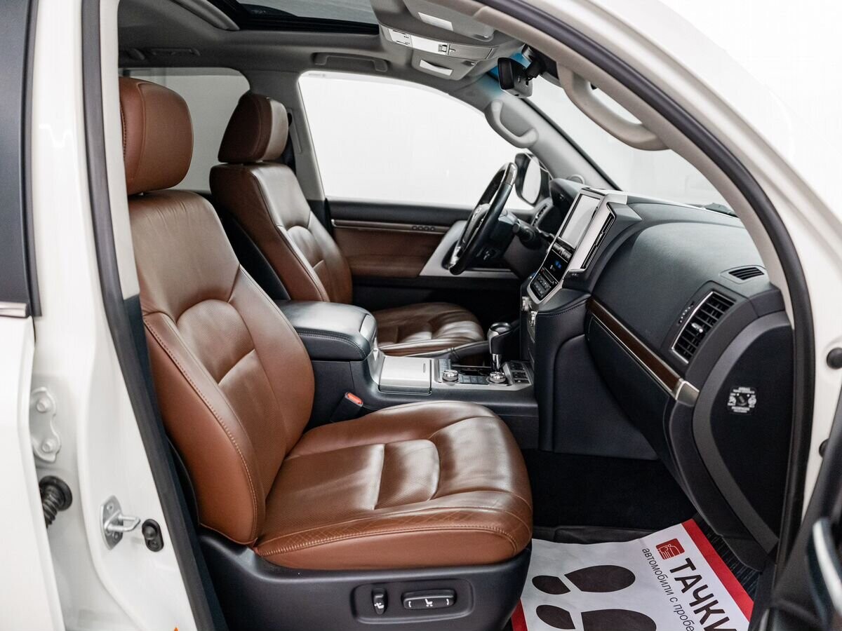 Toyota Land Cruiser 2016 - фото автомобиля