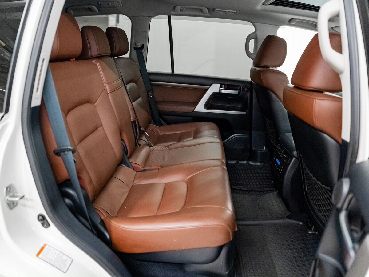 Toyota Land Cruiser 2016 - фото автомобиля