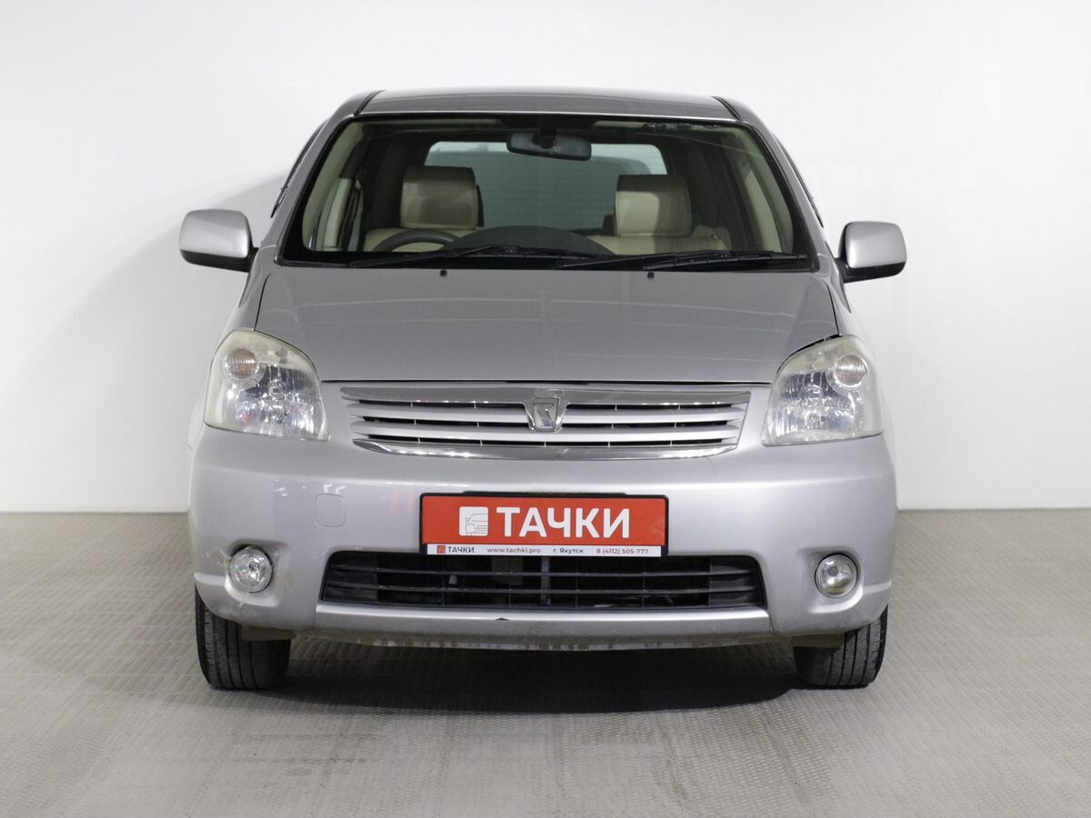 Toyota Raum 2010 - фото автомобиля