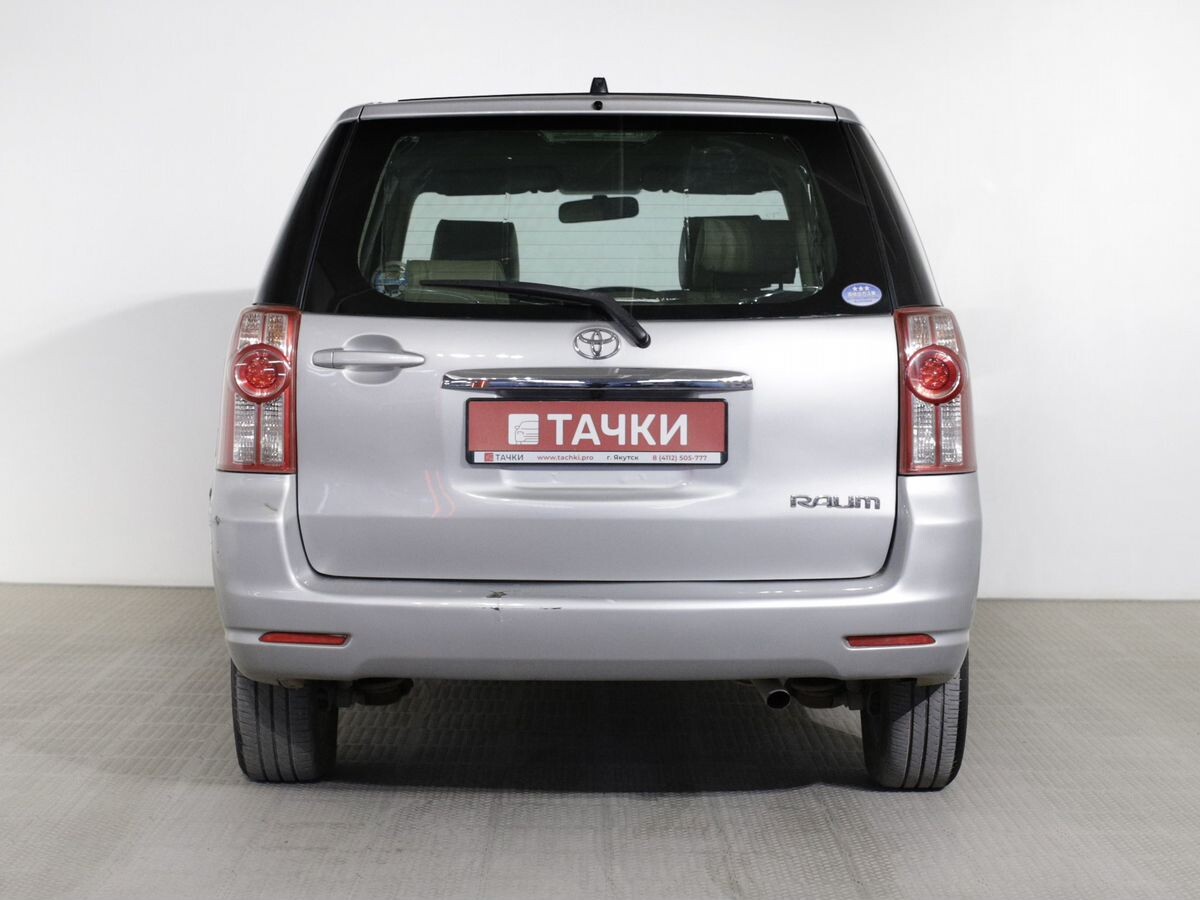 Toyota Raum 2010 - фото автомобиля