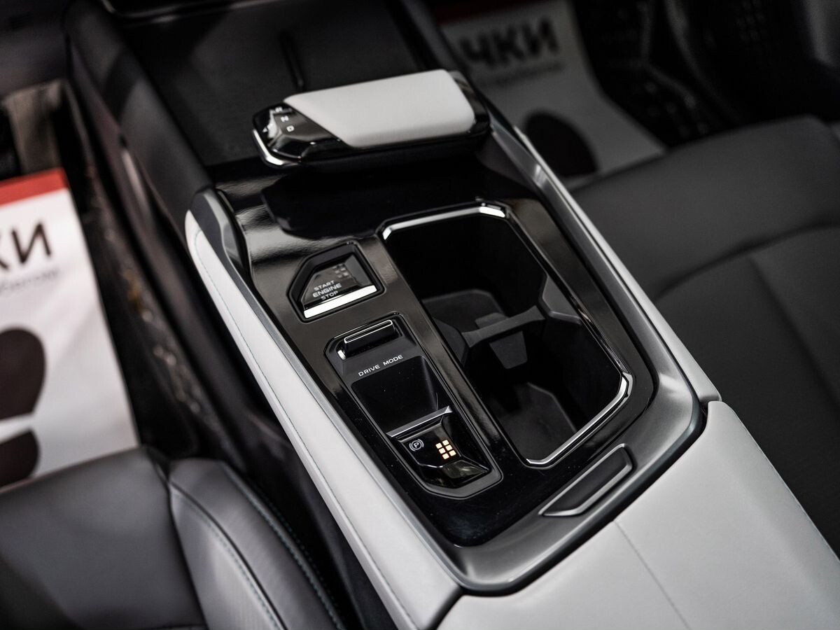 Changan UNI-T 2023 - фото автомобиля