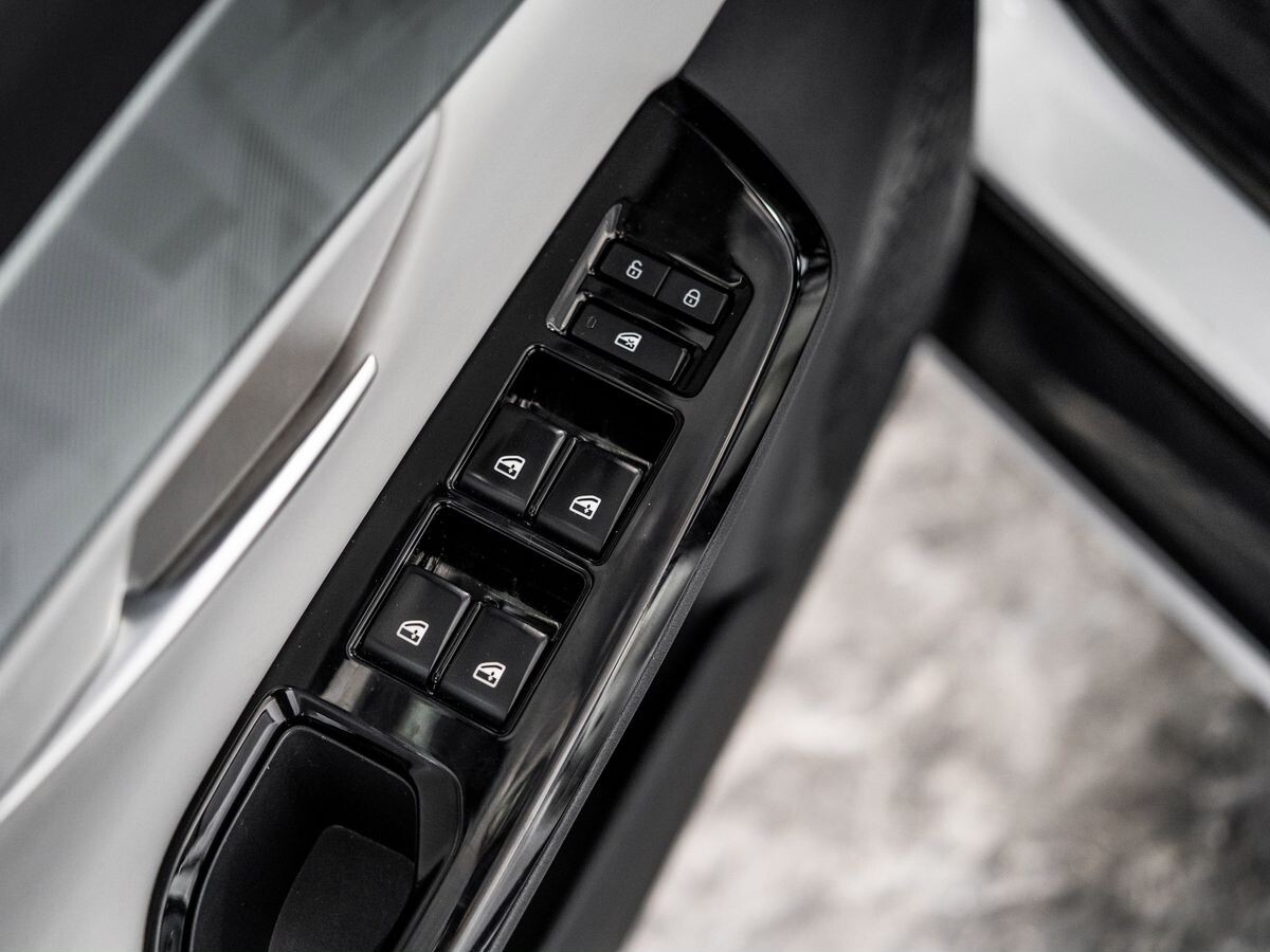 Changan UNI-T 2023 - фото автомобиля