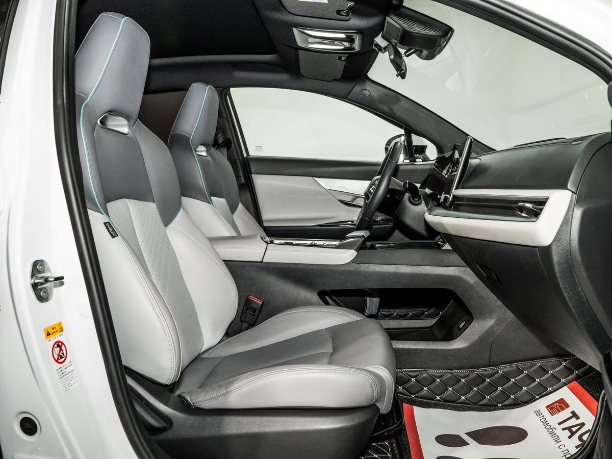 Changan UNI-T 2023 - фото автомобиля