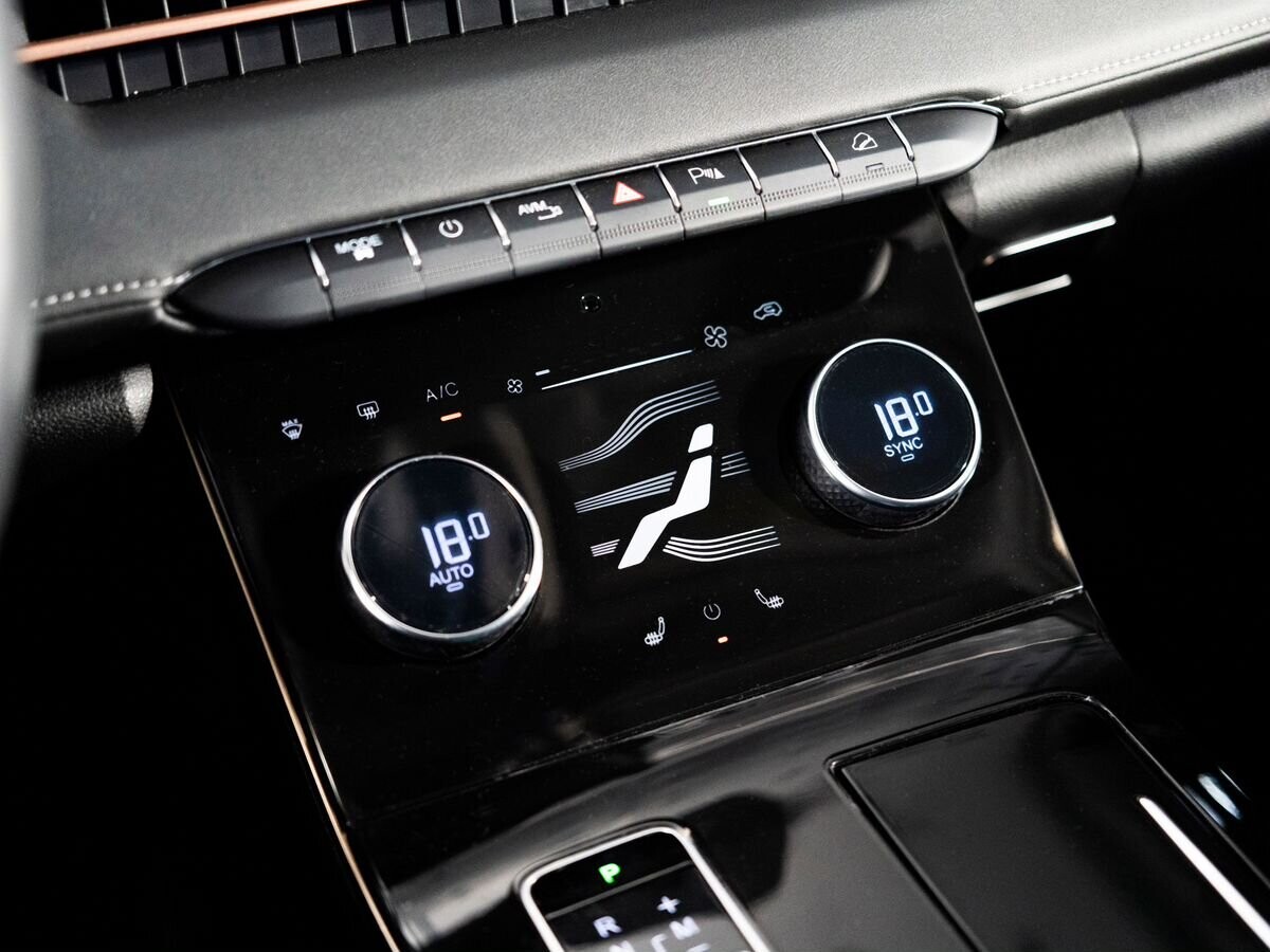 Exeed LX 2023 - фото автомобиля