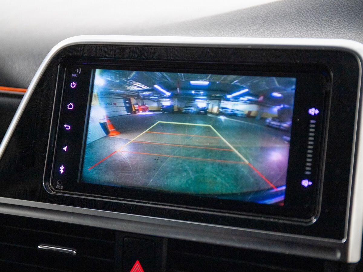 Toyota Sienta 2019 - фото автомобиля