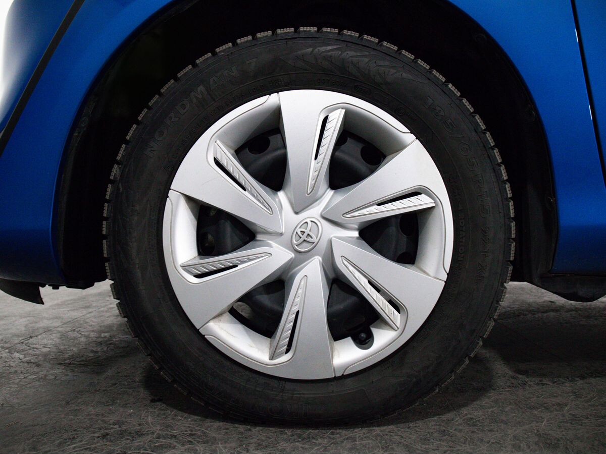 Toyota Sienta 2019 - фото автомобиля