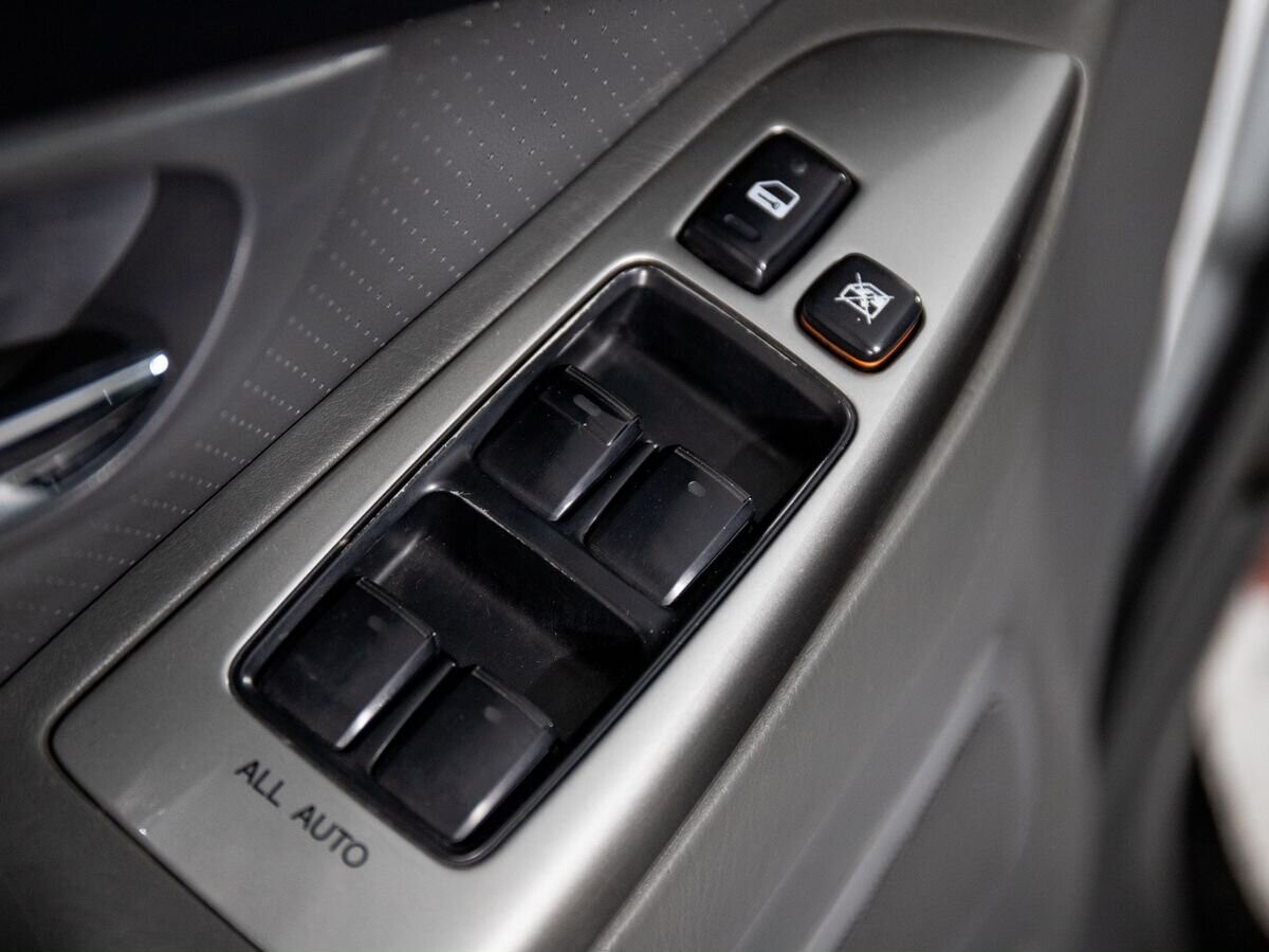 Toyota Land Cruiser Prado 2005 - фото автомобиля