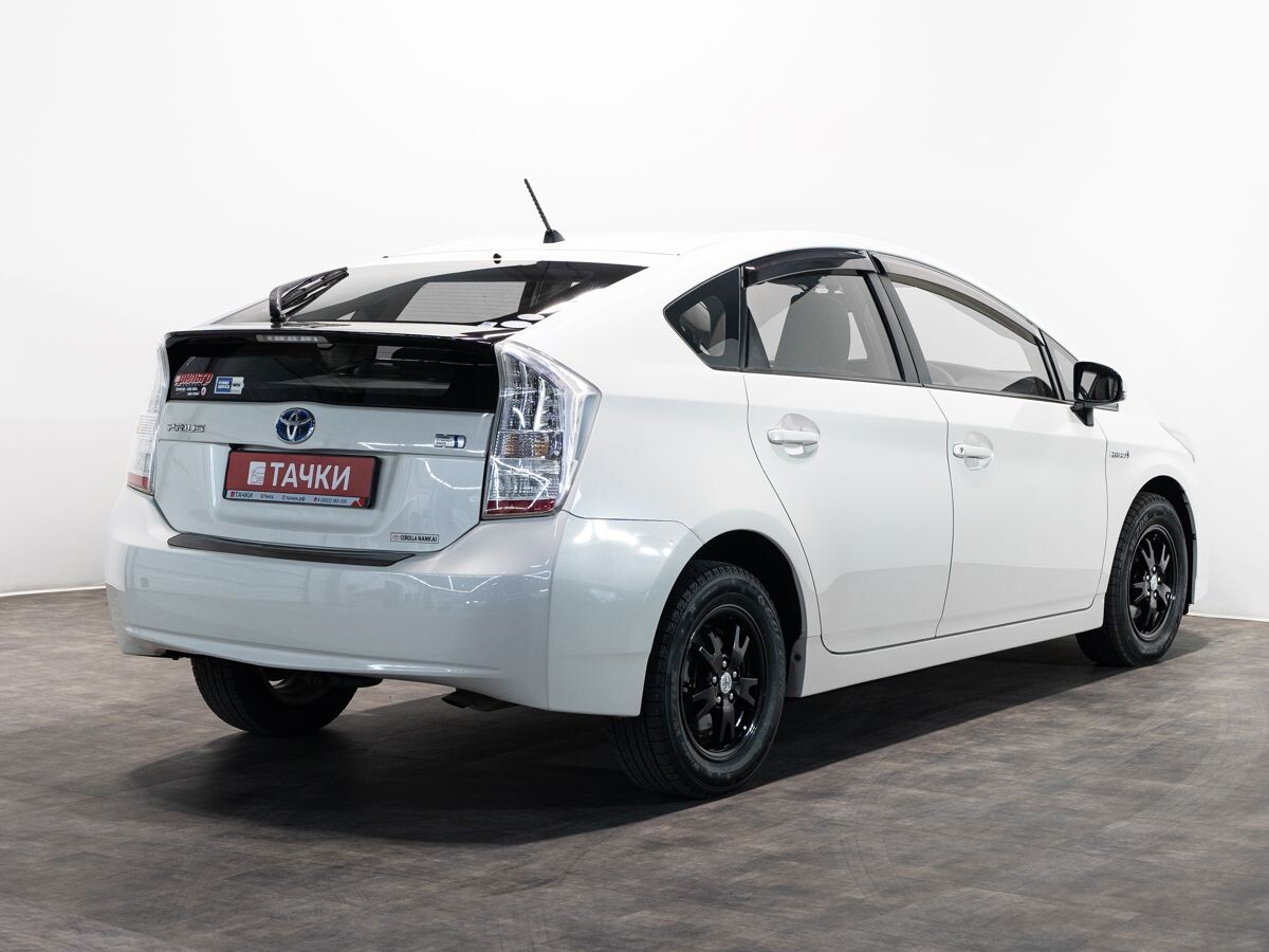 Toyota Prius 2010 - фото автомобиля