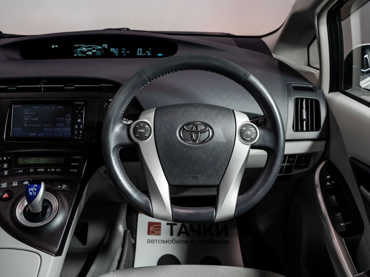 Toyota Prius 2010 - фото автомобиля
