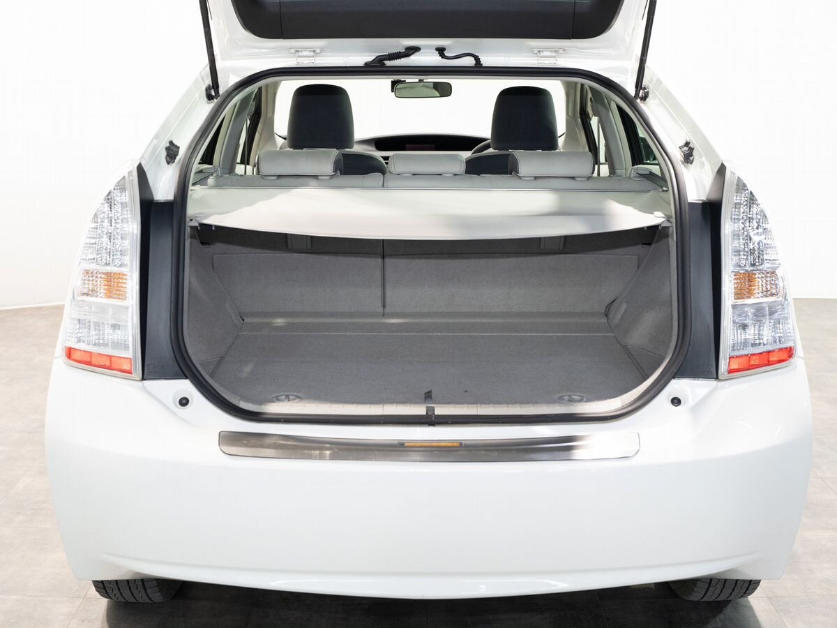 Toyota Prius 2010 - фото автомобиля