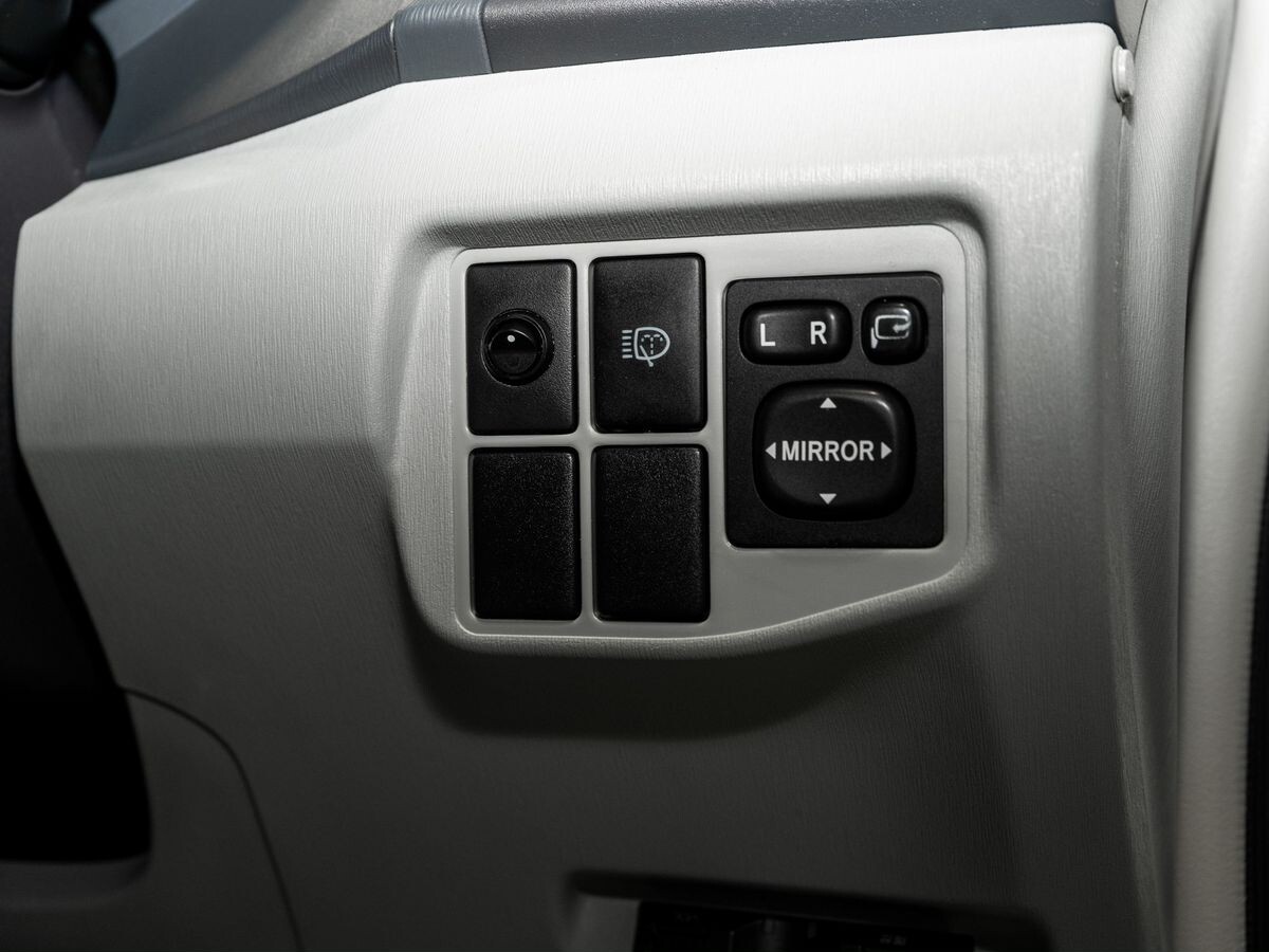 Toyota Prius 2010 - фото автомобиля