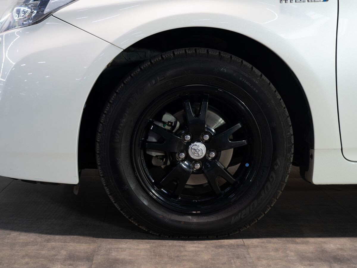 Toyota Prius 2010 - фото автомобиля