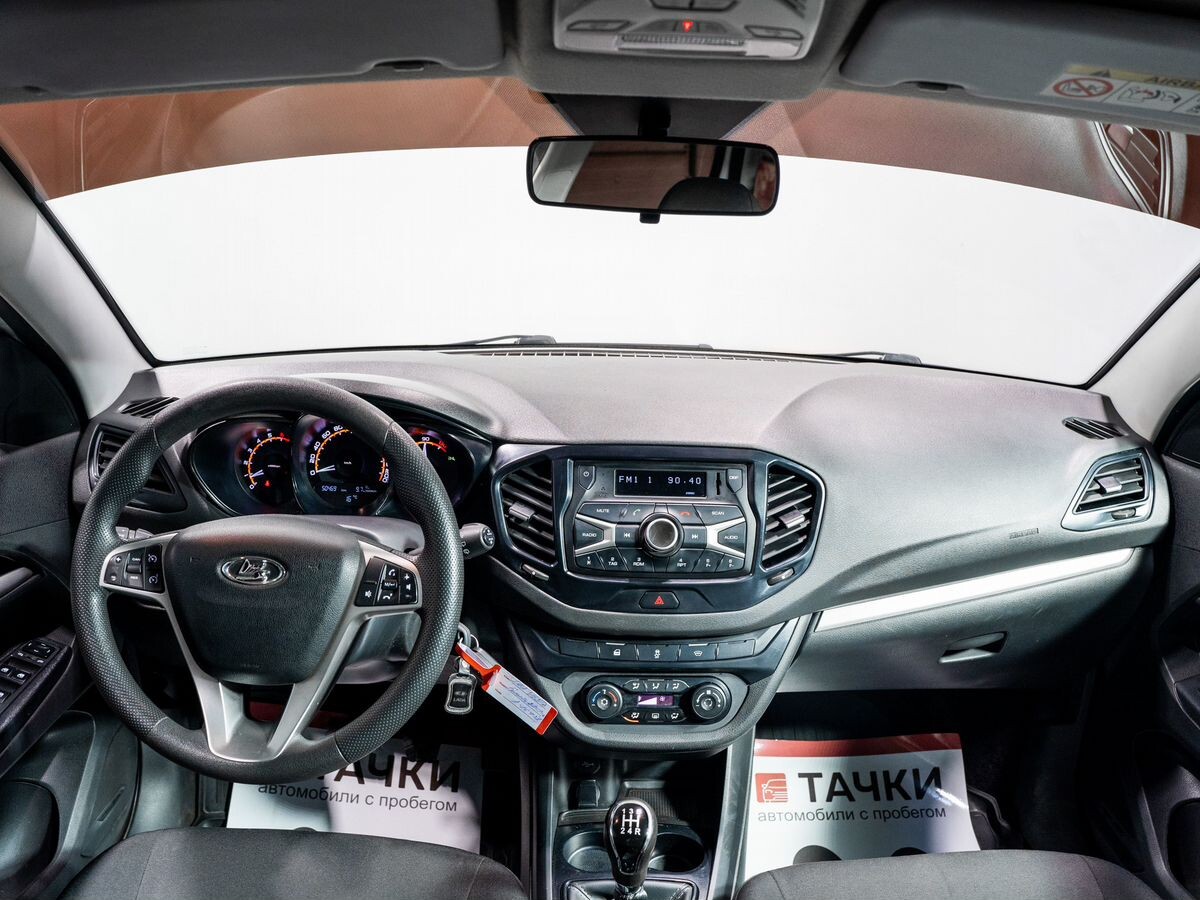 Lada (ВАЗ) Vesta 2019 - фото автомобиля