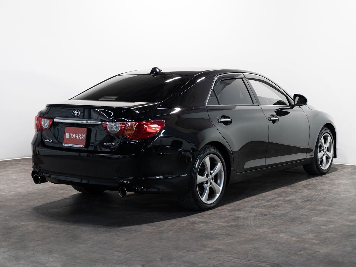 Toyota Mark X 2010 - фото автомобиля