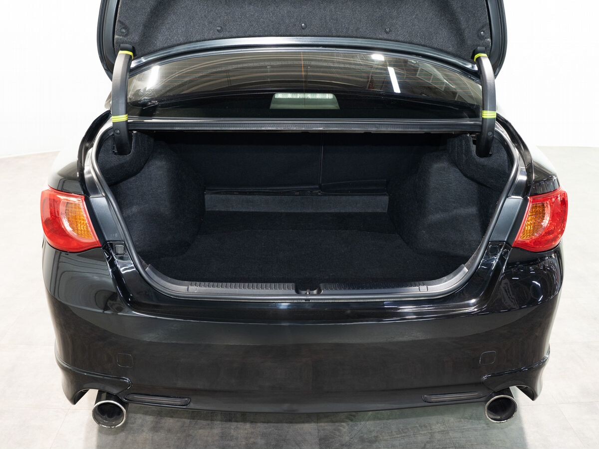 Toyota Mark X 2010 - фото автомобиля