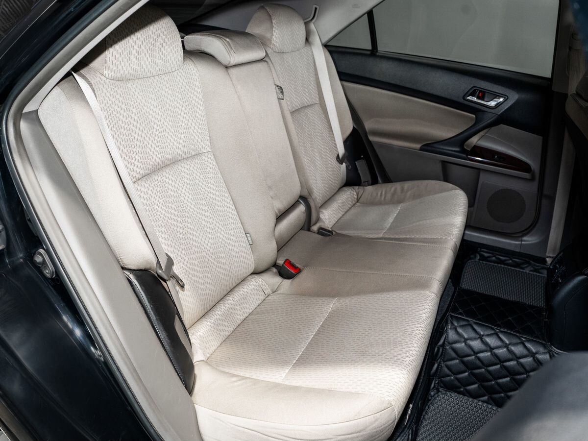 Toyota Mark X 2010 - фото автомобиля