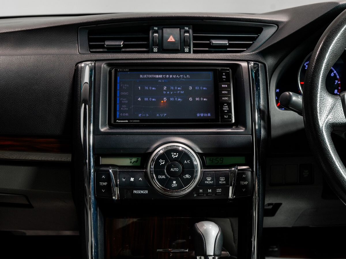 Toyota Mark X 2010 - фото автомобиля