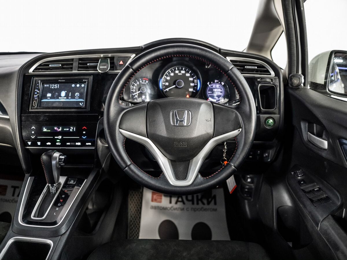 Honda Shuttle 2016 - фото автомобиля