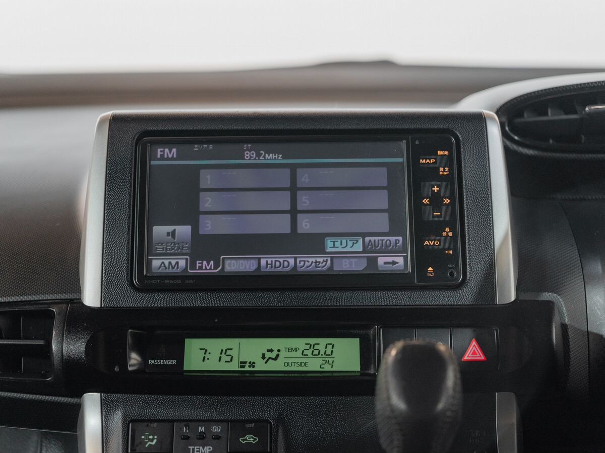 Toyota Wish 2010 - фото автомобиля