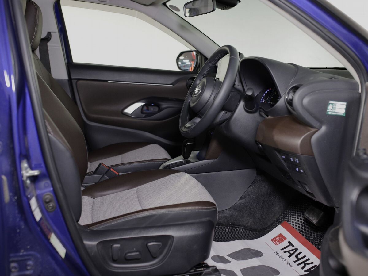 Toyota Yaris Cross 2021 - фото автомобиля