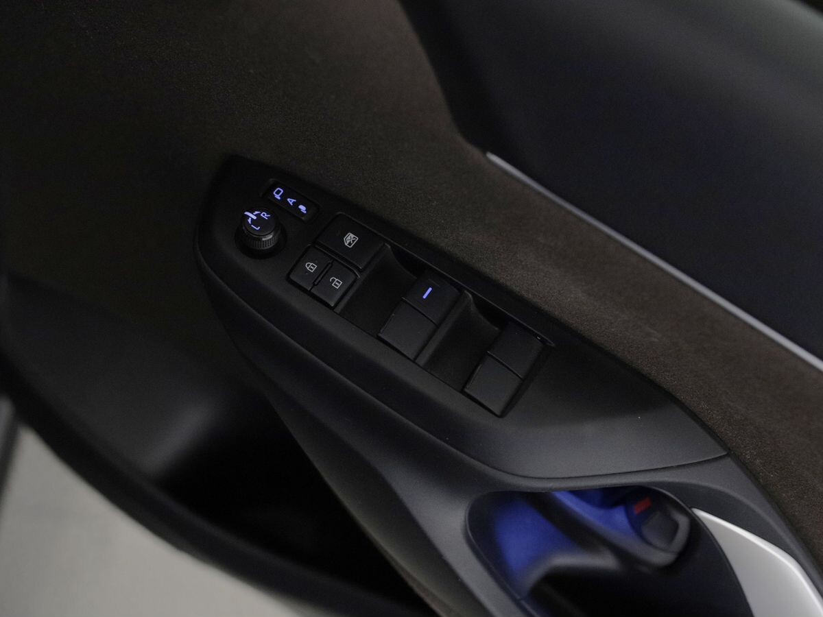 Toyota Yaris Cross 2021 - фото автомобиля